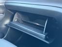 【収納】小物を入れるのに便利な、収納スペースが用意されております!サングラスやポケットティッシュなどの収納にお使いいただけます!サイズ感などお電話にて、お伝えすることも可能!0561-33-2033!