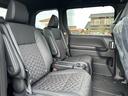 二列目のシートも状態良好です！！！広々としていて、足元のスペースも広く、快適にお乗りいただけます！！！また、当店では実際に乗っていただくことも可能ですので、実車に乗っていただき、ご体感くださいませ！！
