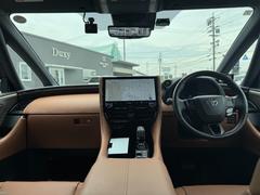 【残価設定ローン可能！ブラウン内装！】左右独立ムーンルーフ　デジタルインナーミラー　ヘッドアップディスプレイ　トヨタチームメイト　１４型ディスプレイ　ワイヤレス充電　ベンチレーション　パワーバックドア 4