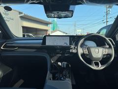 上質な仕上がりの内装空間になっております！デザイン性も高く、機能面にも優れたおります！是非、ご来店いただき、実車をご体感ください！！ご来店は、お電話にてご連絡頂きますとスムーズにご対応がかのうです！！ 4