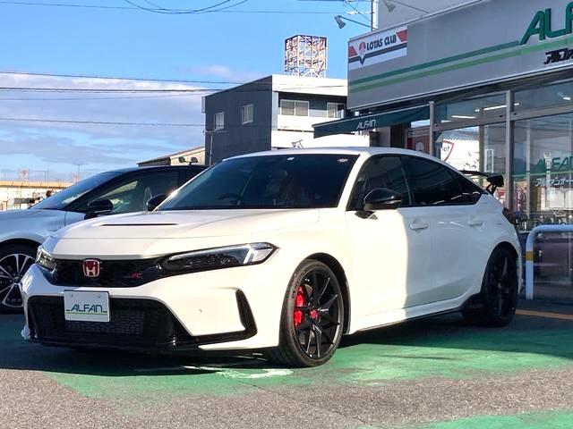 安心のメーカー保証付。初回車検または６０，０００キロまで保証が付いています。