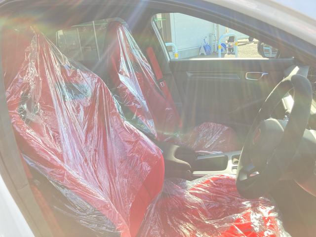 運転席シート廻りは使用感も少なく、良好な状態となっております。丁寧に使われていたことが良く分かります♪