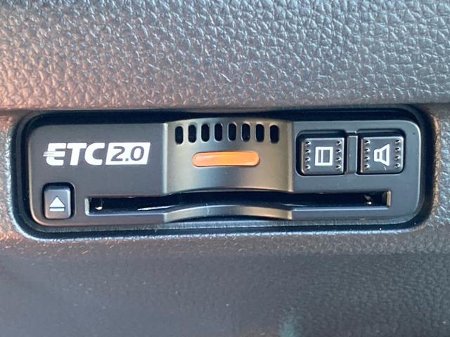 今では必需品のＥＴＣ車載器付いてます！高速道路でも出入りもスムーズ。渋滞緩和にもなりエコに繋がります。