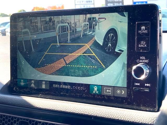 バックカメラ装備！死角になりやすい後方もとても見やすいです。車庫入れに自信が無い方や縦列駐車が苦手な方にもオススメな機能です。安心度もアップ！