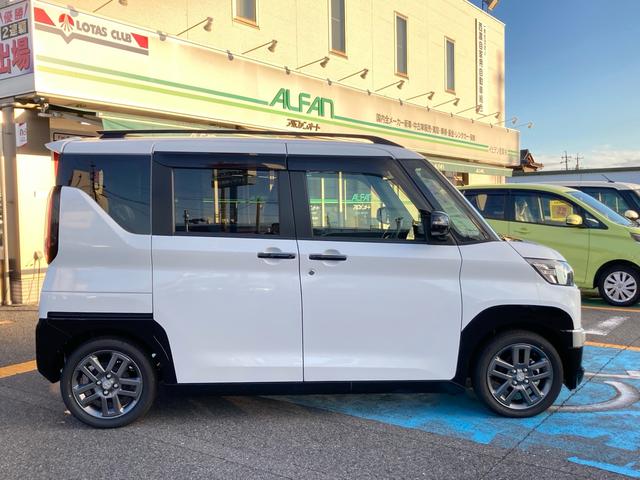 デリカミニ Ｇ　プレミアム　★届出済未使用車　★衝突被害軽減システム　★クルーズコントロール　★全方位カメラ　★スマートキー　★ＬＥＤヘッドライト　★シートヒーター　★電動パーキング（8枚目）