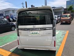 プライバシーガラス付きで車内のセキュリティーも安心。ＵＶカット機能まで付いてて女性に優しいです。 5