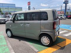 プライバシーガラス付きで車内のセキュリティーも安心。ＵＶカット機能まで付いてて女性に優しいです。 5