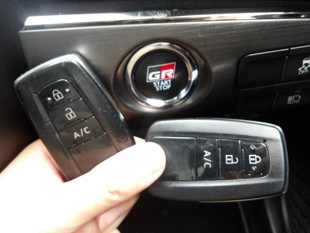 プリウスＰＨＶ Ｓナビパッケージ・ＧＲスポーツ　ブルートゥース対応純正１１．６インチフルセグナビ　ＧＲハーフレザーシート　バックカメラ　純正ドライブレコーダー　シートヒーター　ＥＴＣ２．０　ＧＲレザーステア　クルーズコントロール　トヨタセーフティ（19枚目）