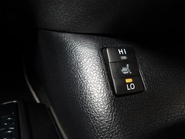 プリウスＰＨＶ Ｓナビパッケージ・ＧＲスポーツ　ブルートゥース対応純正１１．６インチフルセグナビ　ＧＲハーフレザーシート　バックカメラ　純正ドライブレコーダー　シートヒーター　ＥＴＣ２．０　ＧＲレザーステア　クルーズコントロール　トヨタセーフティ（26枚目）