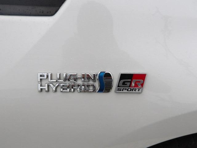 プリウスＰＨＶ Ｓナビパッケージ・ＧＲスポーツ　ブルートゥース対応純正１１．６インチフルセグナビ　ＧＲハーフレザーシート　バックカメラ　純正ドライブレコーダー　シートヒーター　ＥＴＣ２．０　ＧＲレザーステア　クルーズコントロール　トヨタセーフティ（30枚目）