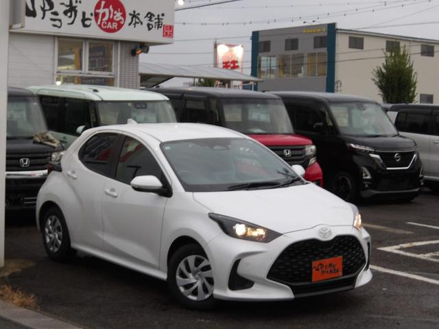ヤリス Ｘ　ブルートゥース対応純正ディスプレイオーディオ　バックカメラ　衝突軽減ブレーキ　コーナーセンサー　ステアリングリモコン　ＥＴＣ　オートヘッドライト　オートハイビーム　レーンアシスト　フロアマット（8枚目）