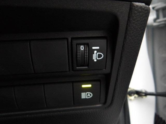 ヤリス Ｘ　ブルートゥース対応純正ディスプレイオーディオ　バックカメラ　衝突軽減ブレーキ　コーナーセンサー　ステアリングリモコン　ＥＴＣ　オートヘッドライト　オートハイビーム　レーンアシスト　フロアマット（22枚目）