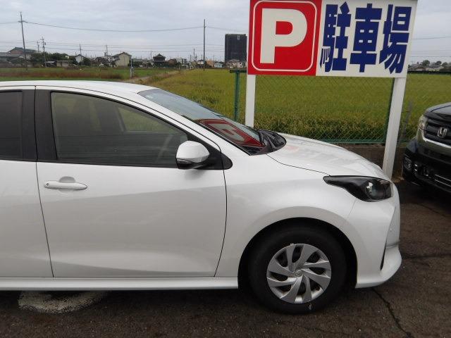 ヤリス Ｘ　ブルートゥース対応純正ディスプレイオーディオ　バックカメラ　衝突軽減ブレーキ　コーナーセンサー　ステアリングリモコン　ＥＴＣ　オートヘッドライト　オートハイビーム　レーンアシスト　フロアマット（35枚目）