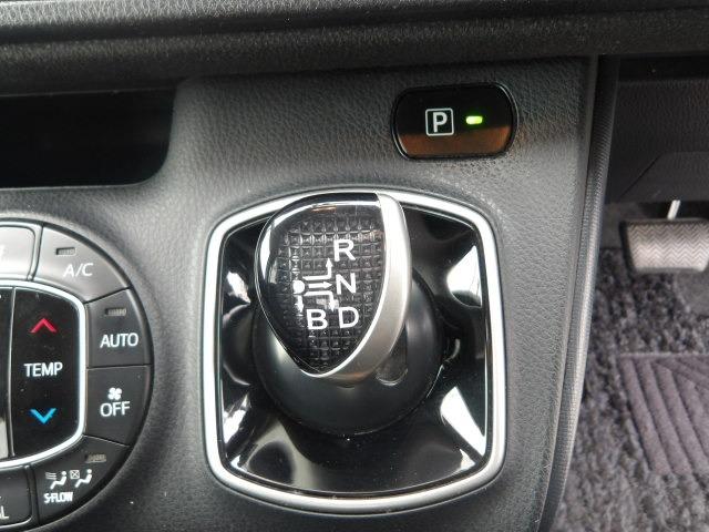 ヴォクシー ハイブリッドV クルーズコントロール コーナーセンサー パワースライドドア シートヒーター 純正SDナビ Bluetooth バックカメラ ETC リヤエアコン EV/ECO/PWRモード LEDオートヘッドライト(13枚目)