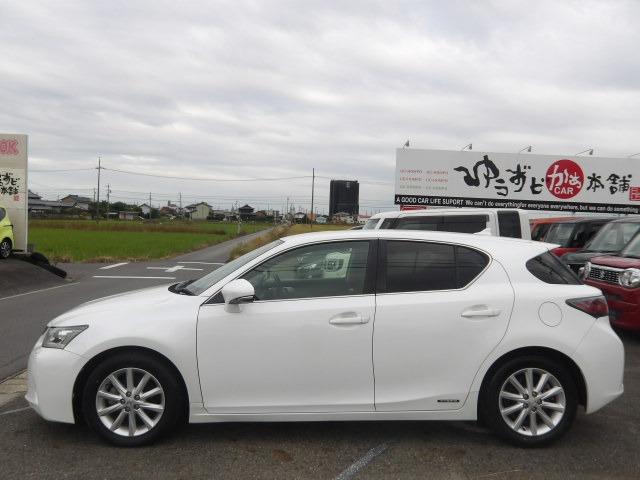 CT CT200h バージョンC クルーズコントロール アイドリングストップ 純正HDDナビ フルセグテレビ ETC シートヒーター ステアリングリモコン HIDオートヘッドライト プッシュスタート スマートキー2つ トノカバー(7枚目)