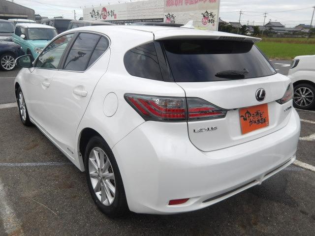 CT CT200h バージョンC クルーズコントロール アイドリングストップ 純正HDDナビ フルセグテレビ ETC シートヒーター ステアリングリモコン HIDオートヘッドライト プッシュスタート スマートキー2つ トノカバー(11枚目)