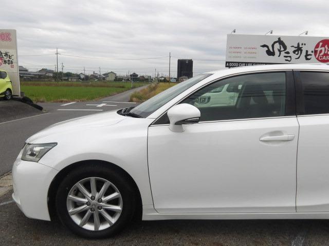 CT CT200h バージョンC クルーズコントロール アイドリングストップ 純正HDDナビ フルセグテレビ ETC シートヒーター ステアリングリモコン HIDオートヘッドライト プッシュスタート スマートキー2つ トノカバー(26枚目)