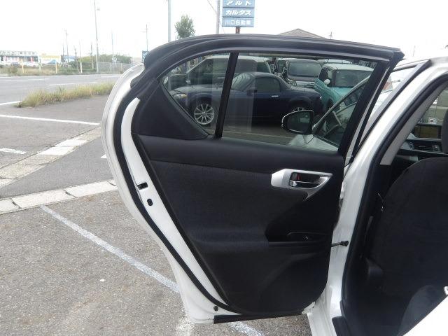 CT CT200h バージョンC クルーズコントロール アイドリングストップ 純正HDDナビ フルセグテレビ ETC シートヒーター ステアリングリモコン HIDオートヘッドライト プッシュスタート スマートキー2つ トノカバー(40枚目)