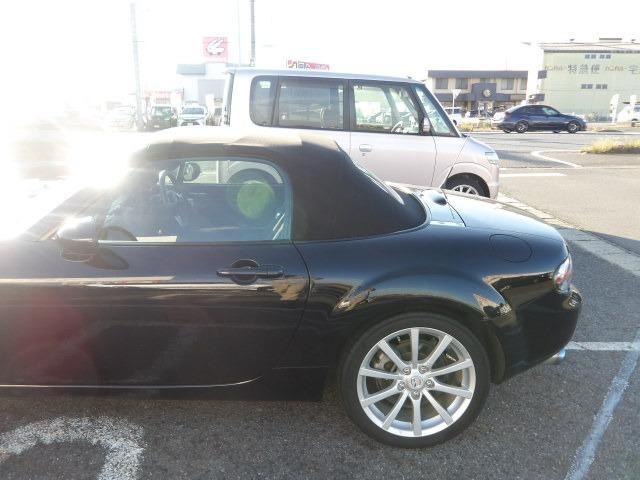 ロードスター RS 6MT GReddy2本出しマフラー ビルシュタイン車高調 ESPELIRダウンサス BOSEサウンドシステム ETC ステアリングリモコン フロアマット オープンルーフ 純正17インチアルミホイール(46枚目)