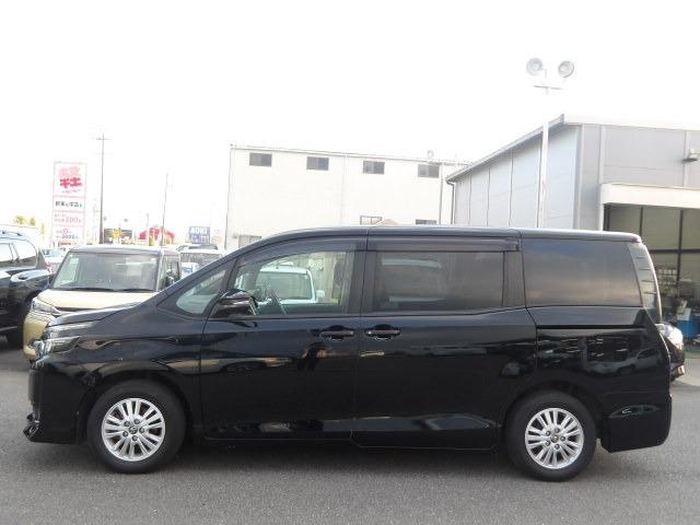 ヴォクシー V クルーズコントロール コーナーセンサー アイドリングストップ 両側パワースライドドア リヤモニター リヤエアコン 純正9インチSDナビ Bluetooth接続 フルセグテレビ バックカメラ ETC(7枚目)