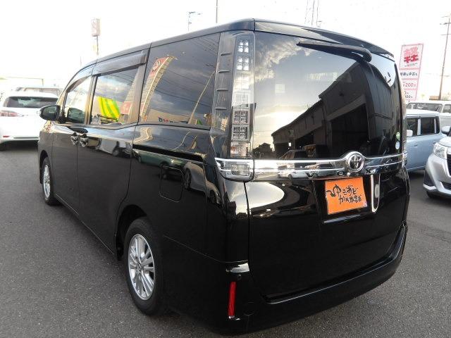 ヴォクシー V クルーズコントロール コーナーセンサー アイドリングストップ 両側パワースライドドア リヤモニター リヤエアコン 純正9インチSDナビ Bluetooth接続 フルセグテレビ バックカメラ ETC(11枚目)