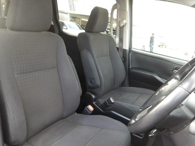 ヴォクシー V クルーズコントロール コーナーセンサー アイドリングストップ 両側パワースライドドア リヤモニター リヤエアコン 純正9インチSDナビ Bluetooth接続 フルセグテレビ バックカメラ ETC(15枚目)