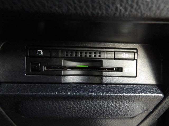 ヴォクシー V クルーズコントロール コーナーセンサー アイドリングストップ 両側パワースライドドア リヤモニター リヤエアコン 純正9インチSDナビ Bluetooth接続 フルセグテレビ バックカメラ ETC(33枚目)