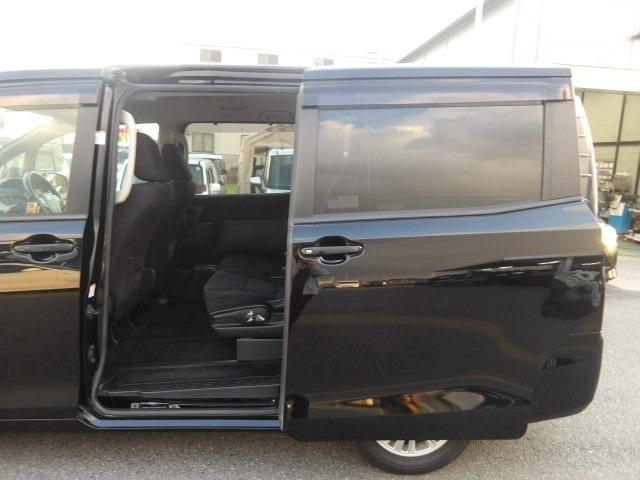 ヴォクシー V クルーズコントロール コーナーセンサー アイドリングストップ 両側パワースライドドア リヤモニター リヤエアコン 純正9インチSDナビ Bluetooth接続 フルセグテレビ バックカメラ ETC(42枚目)