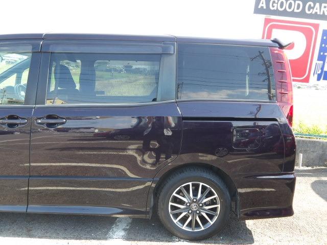 TOYOTA NOAH SI