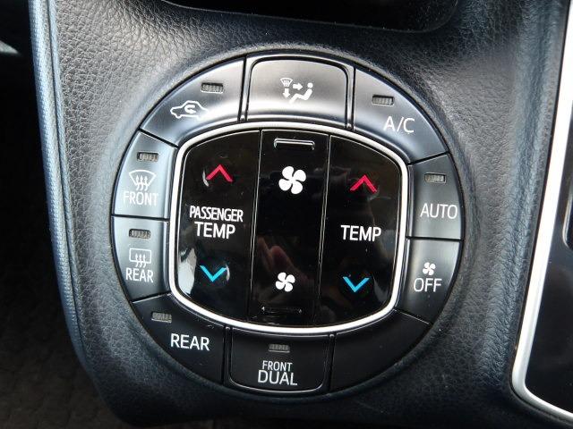 TOYOTA NOAH SI