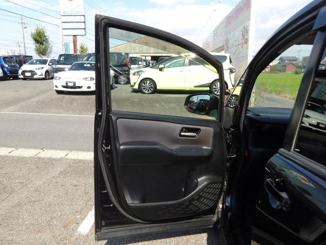 TOYOTA NOAH SI