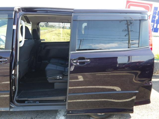 TOYOTA NOAH SI