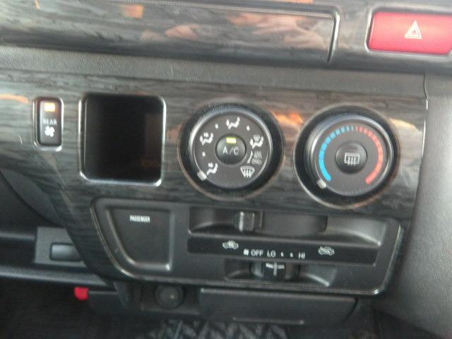 レジアスエースバン ロングスーパーGL アルパインフリップダウンモニター ベッドキット フルセグ対応ナビ バックカメラ ETC ウッドコンビステア 左右リアイージークローザー LEDオートヘッドライト 黒革調シートカバー ディーゼルターボ(27枚目)