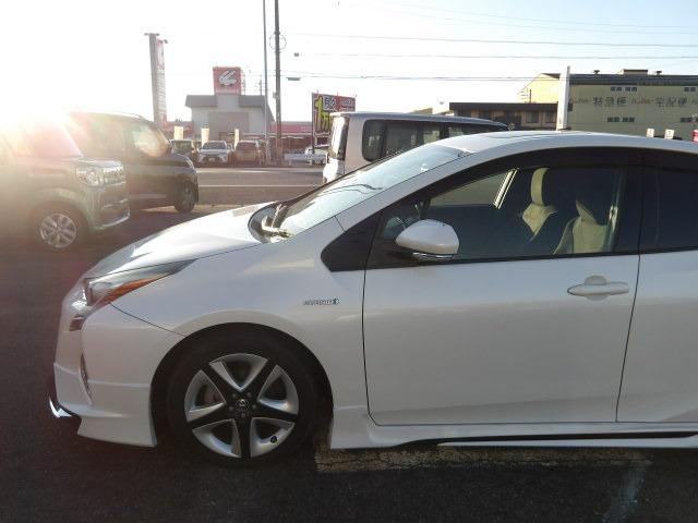 プリウス S フルエアロ 電動サンルーフ ブルートゥース対応9インチフルセグナビ ツーリング専用アルミホイール クルーズコントロール バックカメラ 衝突軽減ブレーキ ステアリモコン オートハイビーム ETC(46枚目)