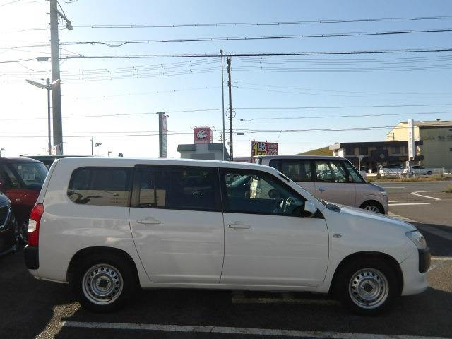 プロボックス ハイブリッドGL ブルートゥース対応フルセグナビ コーナーセンサー バックブザー 衝突軽減ブレーキ ドライブレコーダー ETC オートハイビーム アイドリングストップ 電動格納ドアミラー フロアマット サイドバイザー(6枚目)