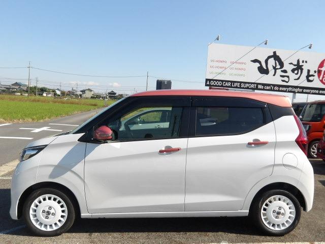 デイズ ボレロ　Ｘ　白×桃ツートーン　ブルートゥース対応純正９インチフルセグナビ　全方位モニター　コーナーセンサー　ドライブレコーダー　ステアリングリモコン　アイドリングストップ　衝突軽減ブレーキ　ハーフレザーシート（7枚目）