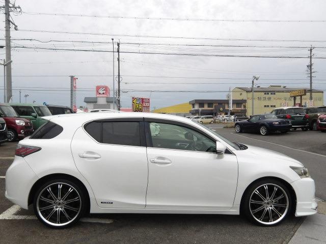 ＣＴ ＣＴ２００ｈ　バージョンＣ　クルーズコントロール　コーナーセンサー　シートヒーター　ステアリングリモコン　純正ＨＤＤナビ　Ｂｌｕｅｔｏｏｔｈ接続　フルセグテレビ　バックカメラ　ＥＴＣ　ドライブレコーダー　プッシュスタート（6枚目）