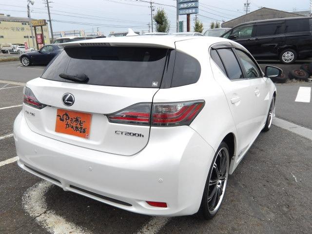 ＣＴ ＣＴ２００ｈ　バージョンＣ　クルーズコントロール　コーナーセンサー　シートヒーター　ステアリングリモコン　純正ＨＤＤナビ　Ｂｌｕｅｔｏｏｔｈ接続　フルセグテレビ　バックカメラ　ＥＴＣ　ドライブレコーダー　プッシュスタート（10枚目）