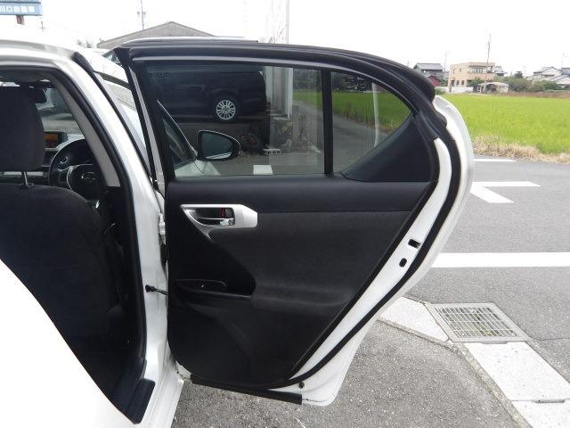 ＣＴ ＣＴ２００ｈ　バージョンＣ　クルーズコントロール　コーナーセンサー　シートヒーター　ステアリングリモコン　純正ＨＤＤナビ　Ｂｌｕｅｔｏｏｔｈ接続　フルセグテレビ　バックカメラ　ＥＴＣ　ドライブレコーダー　プッシュスタート（39枚目）