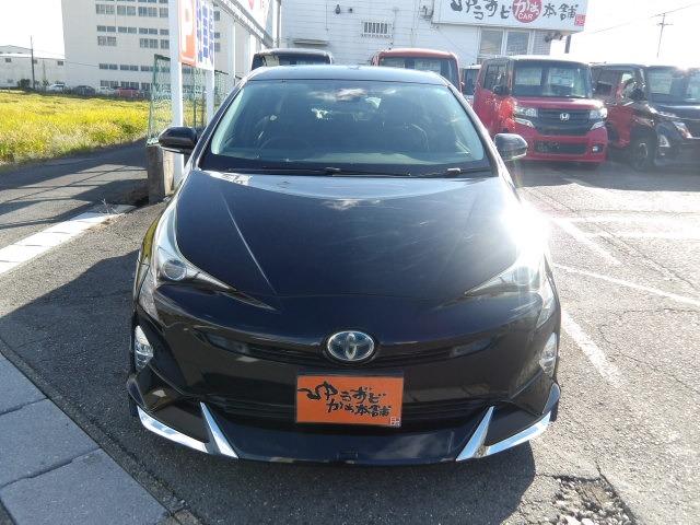 プリウス Ｓセーフティプラス　ブルートゥース対応純正９インチナビ　フルエアロ　クルーズコントロール　ヘッドアップディスプレイ　オートハイビーム　衝突軽減ブレーキ　デジタルインナーミラー型ドラレコ　バックカメラ　ＥＴＣ（4枚目）