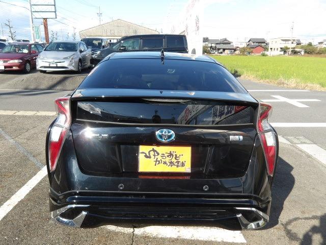 プリウス Ｓセーフティプラス　ブルートゥース対応純正９インチナビ　フルエアロ　クルーズコントロール　ヘッドアップディスプレイ　オートハイビーム　衝突軽減ブレーキ　デジタルインナーミラー型ドラレコ　バックカメラ　ＥＴＣ（5枚目）