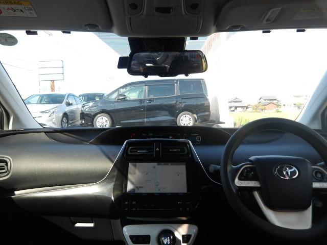 プリウス Ｓセーフティプラス　ブルートゥース対応純正９インチナビ　フルエアロ　クルーズコントロール　ヘッドアップディスプレイ　オートハイビーム　衝突軽減ブレーキ　デジタルインナーミラー型ドラレコ　バックカメラ　ＥＴＣ（16枚目）