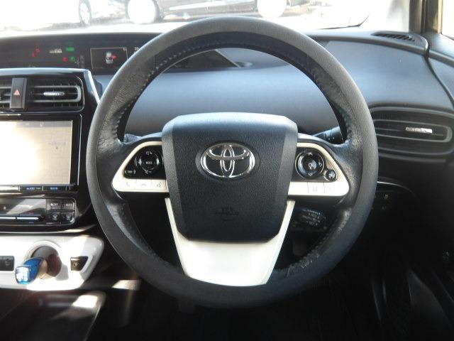 プリウス Ｓセーフティプラス　ブルートゥース対応純正９インチナビ　フルエアロ　クルーズコントロール　ヘッドアップディスプレイ　オートハイビーム　衝突軽減ブレーキ　デジタルインナーミラー型ドラレコ　バックカメラ　ＥＴＣ（17枚目）