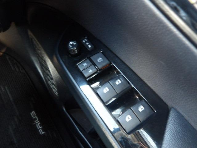 プリウス Ｓセーフティプラス　ブルートゥース対応純正９インチナビ　フルエアロ　クルーズコントロール　ヘッドアップディスプレイ　オートハイビーム　衝突軽減ブレーキ　デジタルインナーミラー型ドラレコ　バックカメラ　ＥＴＣ（32枚目）