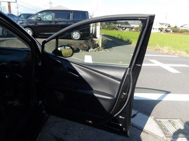 プリウス Ｓセーフティプラス　ブルートゥース対応純正９インチナビ　フルエアロ　クルーズコントロール　ヘッドアップディスプレイ　オートハイビーム　衝突軽減ブレーキ　デジタルインナーミラー型ドラレコ　バックカメラ　ＥＴＣ（37枚目）