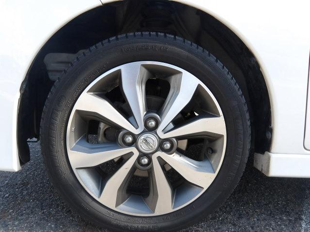 デイズルークス ハイウェイスター ターボ ターボ 両側パワースライドドア アラウンドビューモニター 衝突軽減ブレーキ アイドリングストップ ステアリングリモコン 純正メモリーナビ Bluetooth接続 フルセグテレビ ETC スマートキー(26枚目)