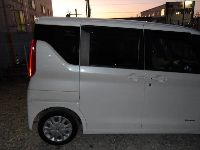 ルークス Ｘ　ブルートゥース対応フルセグナビ　アラウンドビューモニター　コーナーセンサー　衝突軽減ブレーキ　片側電動スライドドア　純正ドライブレコーダー　オートリトラミラー　ステアリングリモコン　サイドバイザー（22枚目）