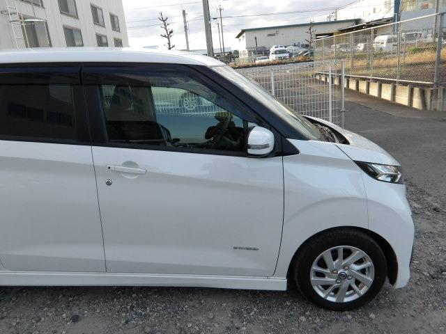 デイズ ハイウェイスター　Ｘ　純正９インチフルセグナビ　ブルートゥース　衝突軽減　レーンキープ　コーナーセンサー　ドライブレコーダー　バックカメラ　ＬＥＤオートヘッドライト　スマートキー　フォグランプ　純正１４インチアルミホイール（13枚目）