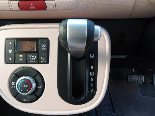 ミラココア ココアプラスＸ　エクリプスＳＤナビ　ＬＥＤヘッドライト　ルーフレール　アイドリングストップ　サイドバイザー　フロントアームレスト　オートリトラミラー　スマートキー　ベンチシート　フロアマット　オートＡ／Ｃ（13枚目）