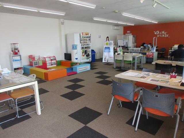 バモスホビオプロ ベースグレード ブルートゥース対応純正地デジナビ 両側スライドドア ETC キーレスキー ラバーフロアマット サイドバイザー ヘッドライトレベライザー 4WD CD DVD ラジオ USB(35枚目)